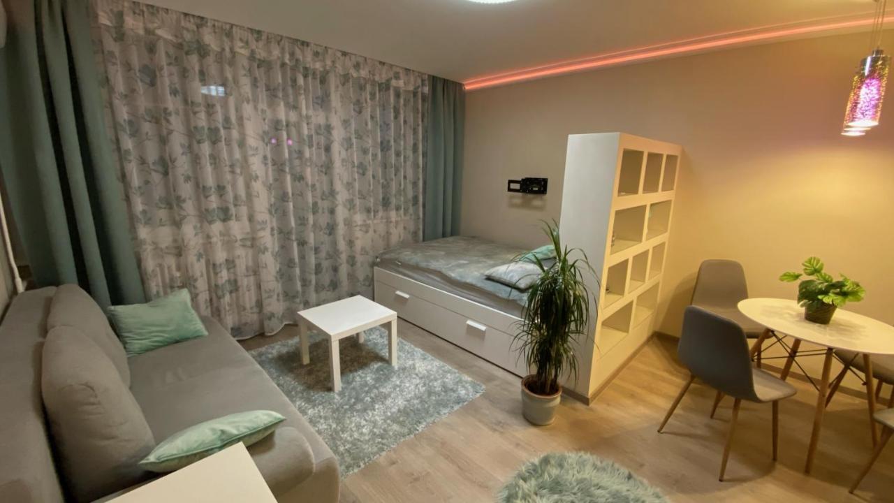 Zrinyi Central Apartman With Free Parking Mestecǎneşti Exterior foto